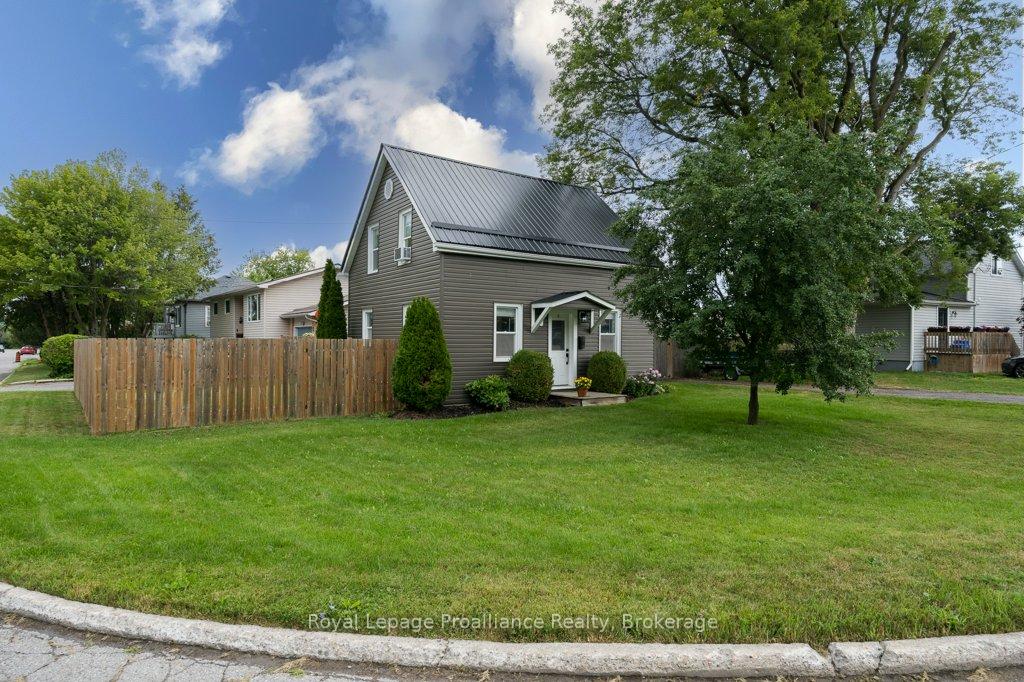 61-pelham-street-quinte-west-ontario-x13616398