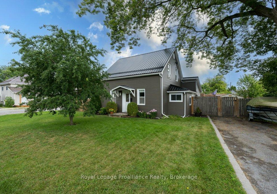 61-pelham-street-quinte-west-ontario-x13616398