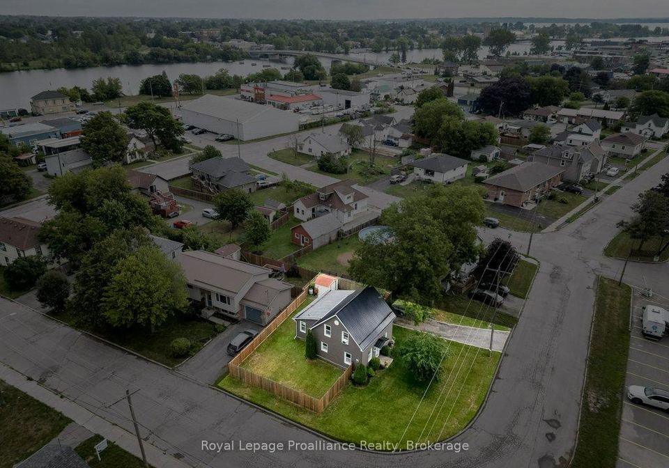 61-pelham-street-quinte-west-ontario-x13616398