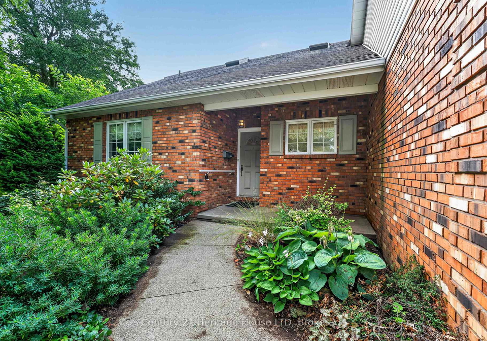 6254-gore-street-niagara-falls-ontario-x13616682