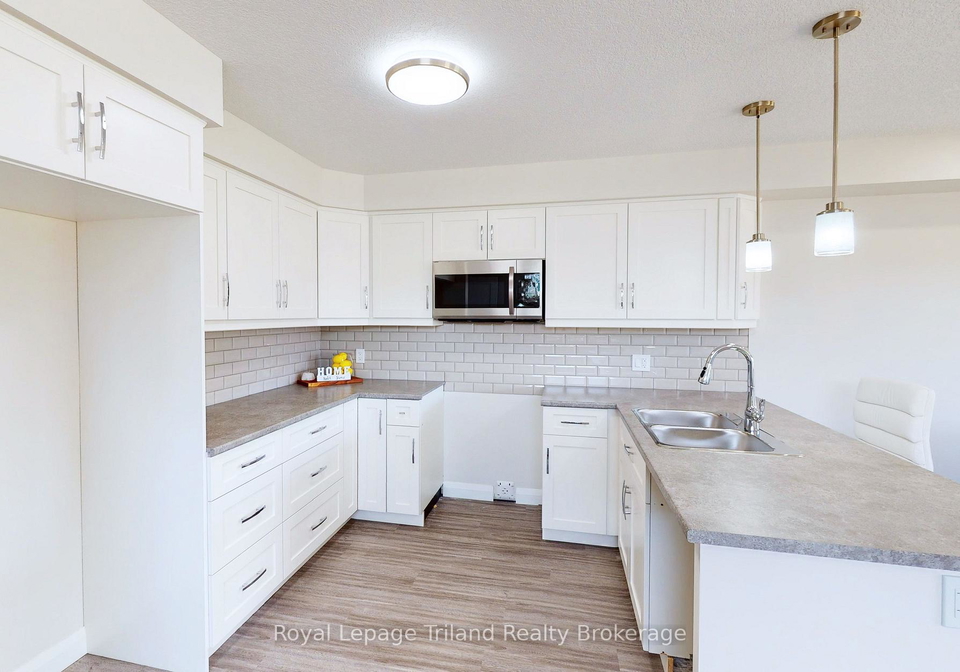 137-wimpole-street-west-perth-ontario-x13616804