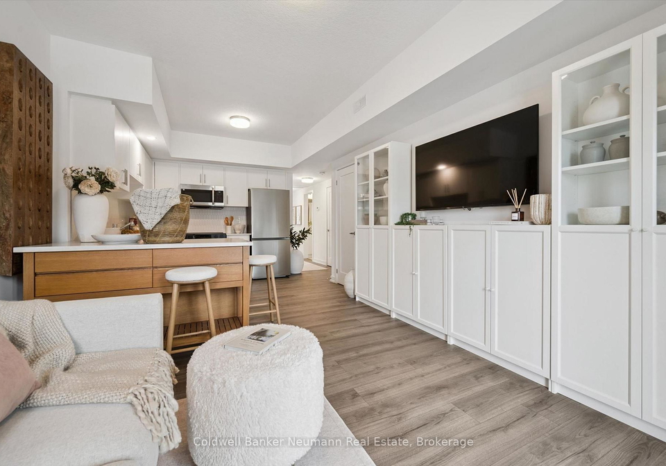 940-st-david-street-n-centre-wellington-ontario-x13617644