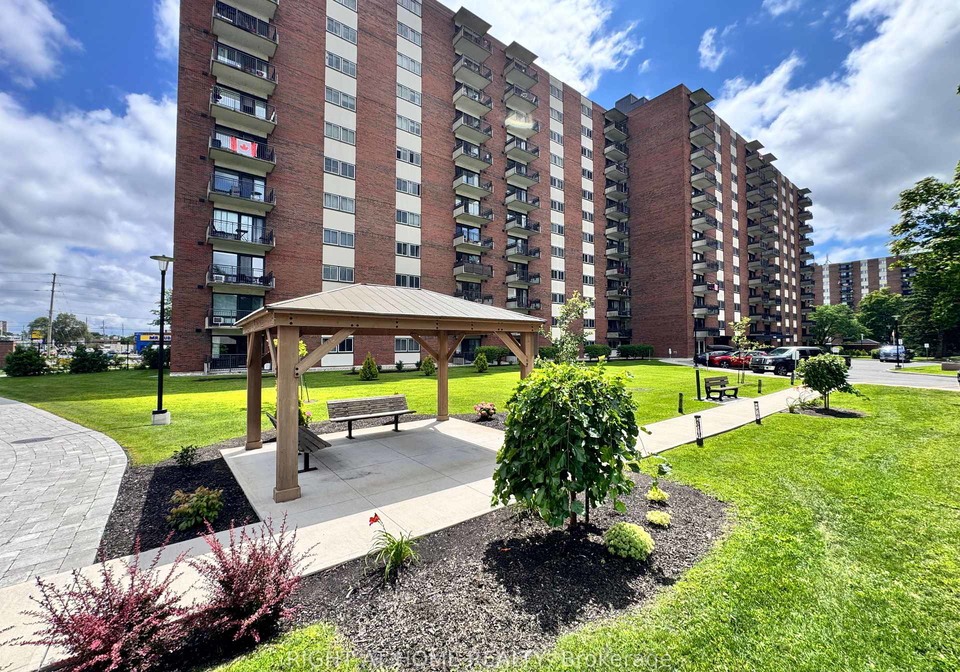 1465-baseline-road-s-ottawa-ontario-x13617896