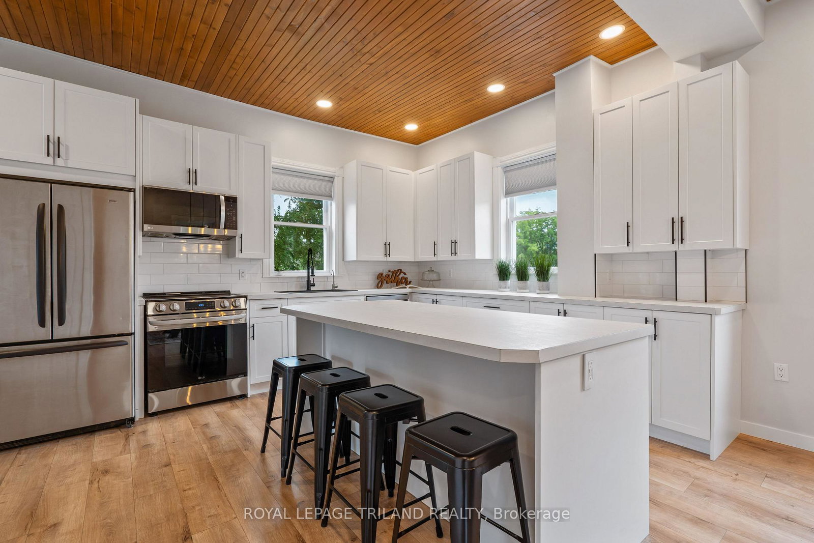 191-catherine-street-north-middlesex-ontario-x13618032