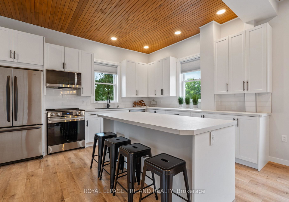 191-catherine-street-north-middlesex-ontario-x13618032