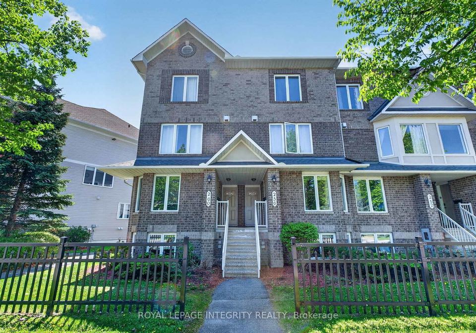 256-cresthaven-drive-ottawa-ontario-x13618150