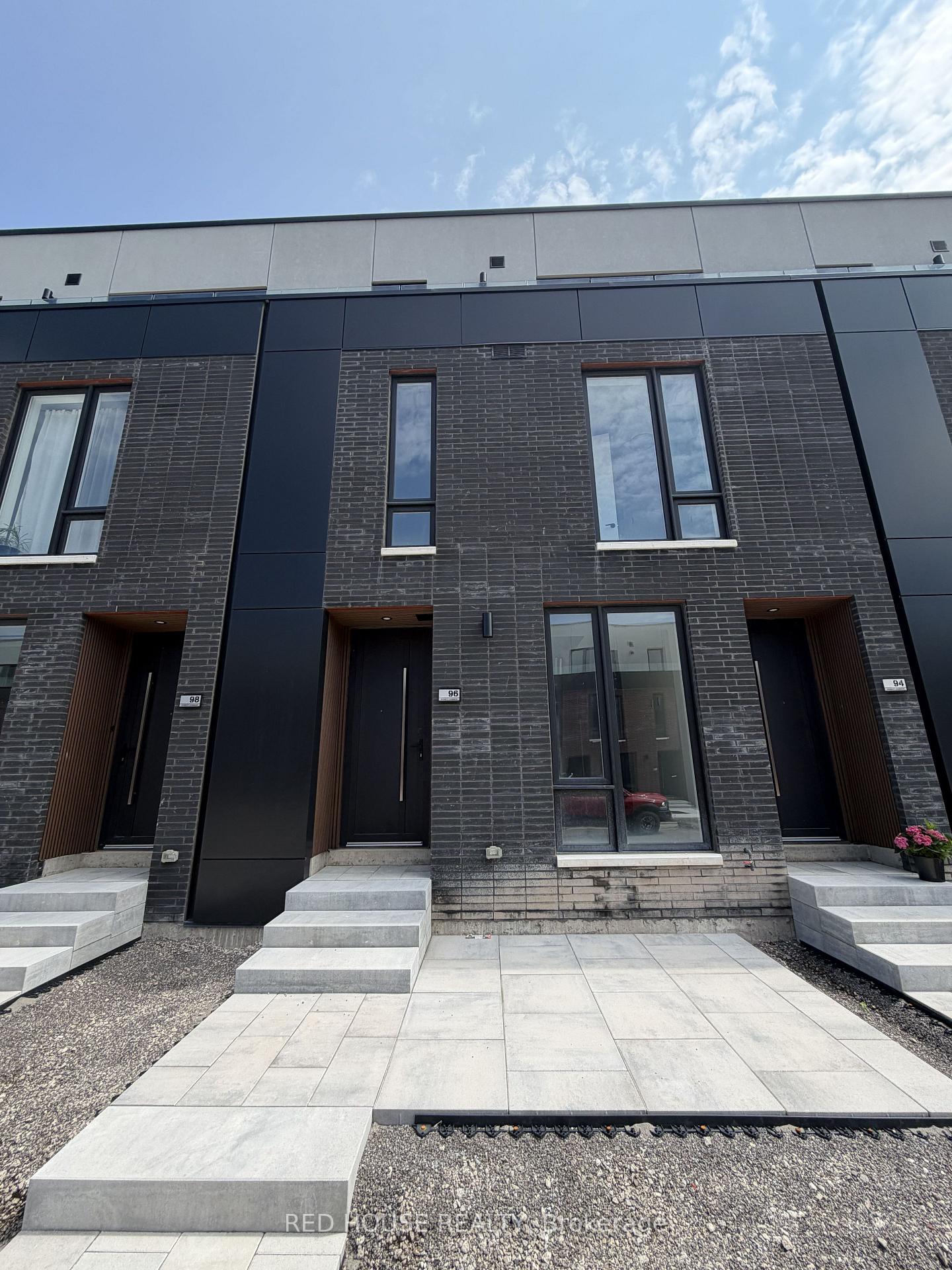 96-everett-common-st-catharines-ontario-x13620206