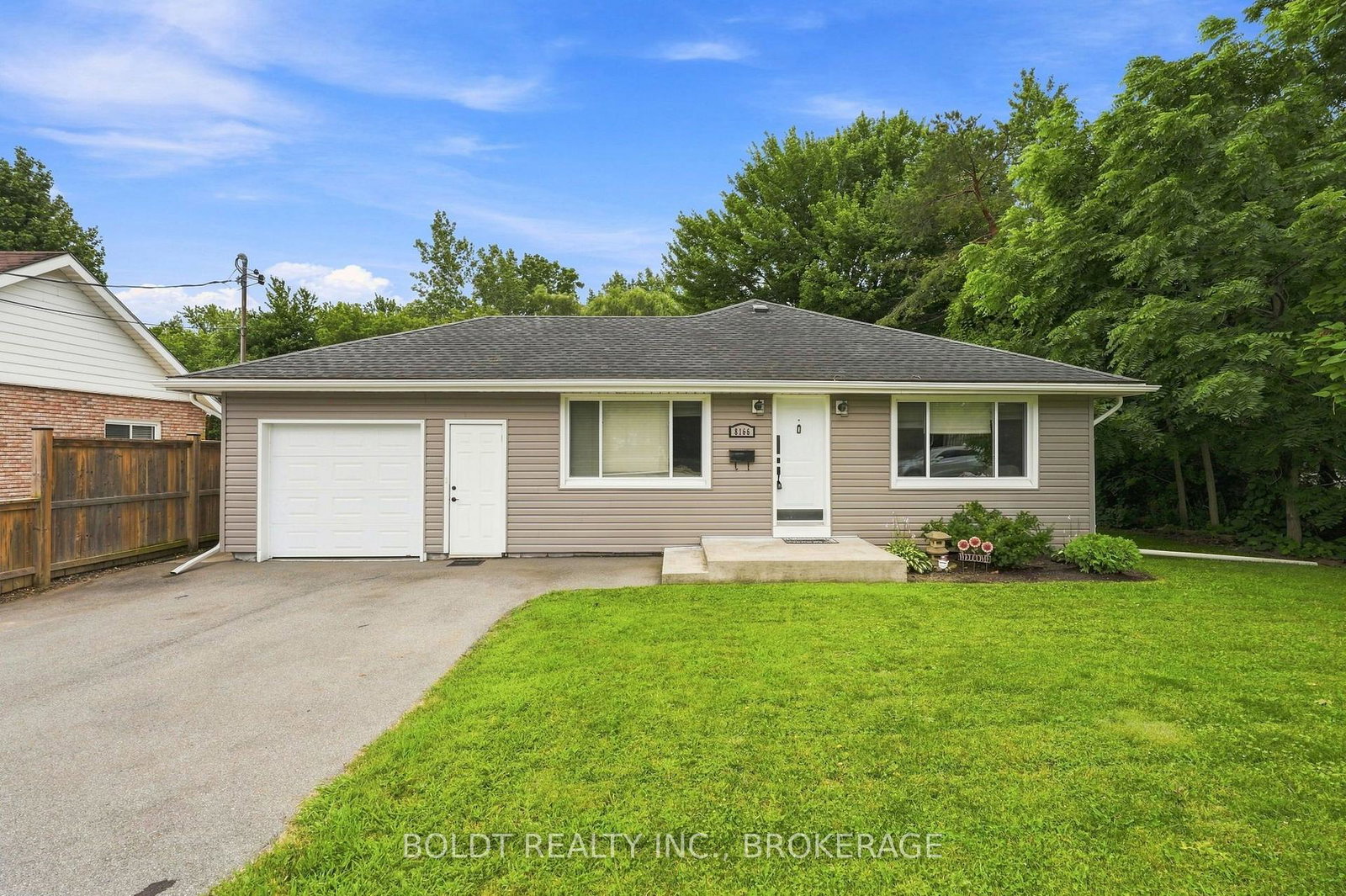 8166-thorold-stone-road-niagara-falls-ontario-x13620298