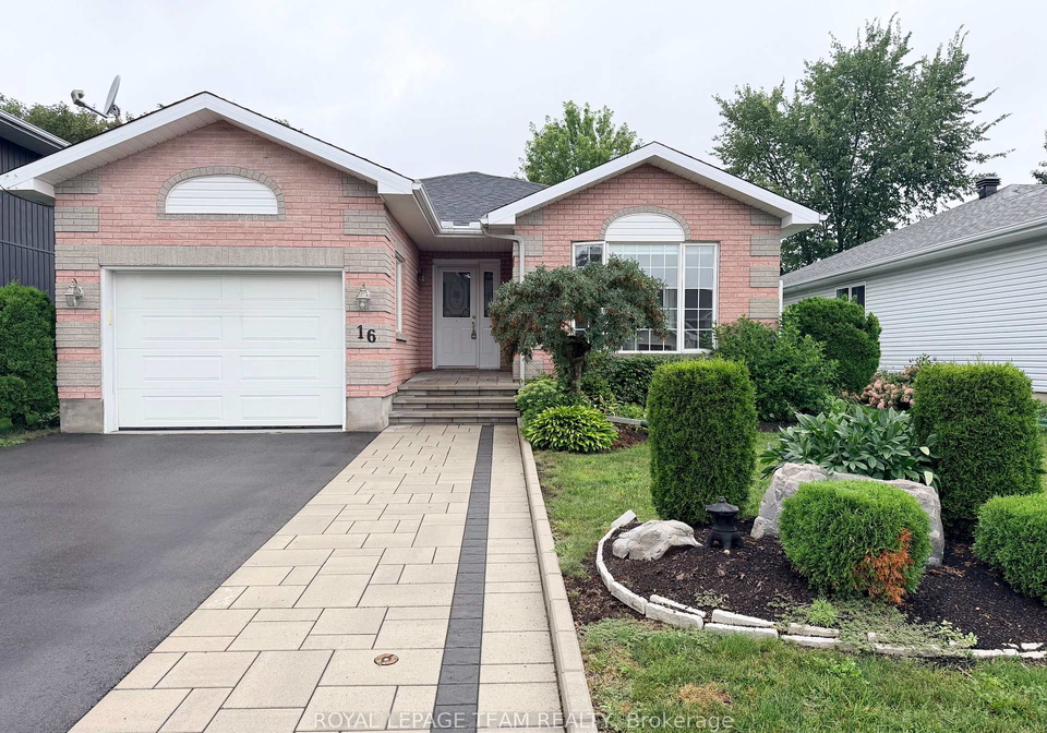 16-fairview-crescent-arnprior-ontario-x13620550