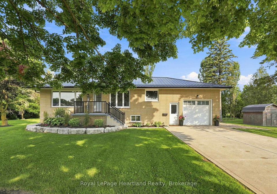 20-queen-street-w-minto-ontario-x13620870