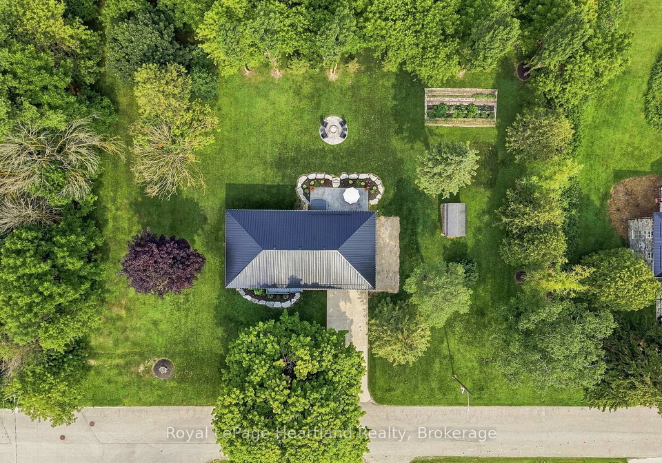 20-queen-street-w-minto-ontario-x13620870