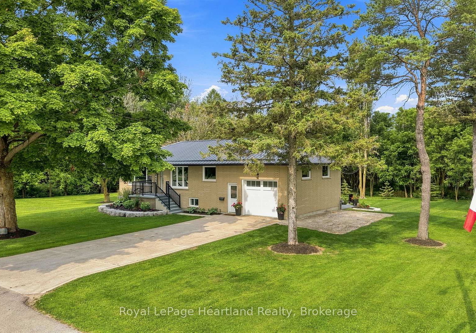 20-queen-street-w-minto-ontario-x13620870