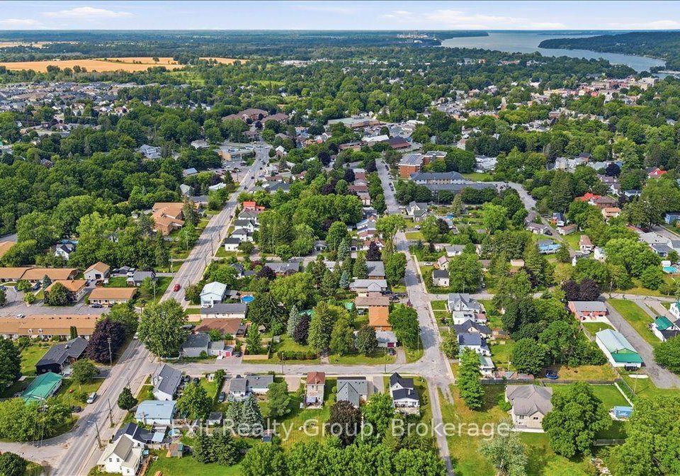 8-albert-street-prince-edward-county-ontario-x13620934