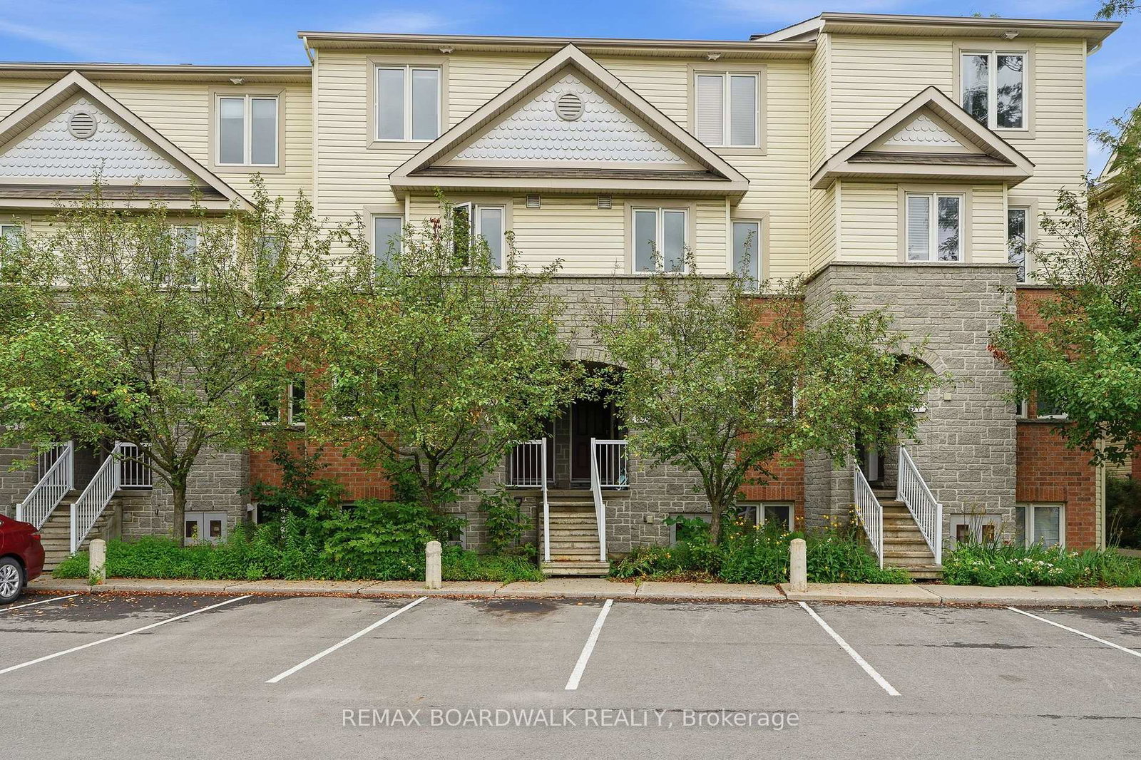 59-strathaven-private-ottawa-ontario-x13621244