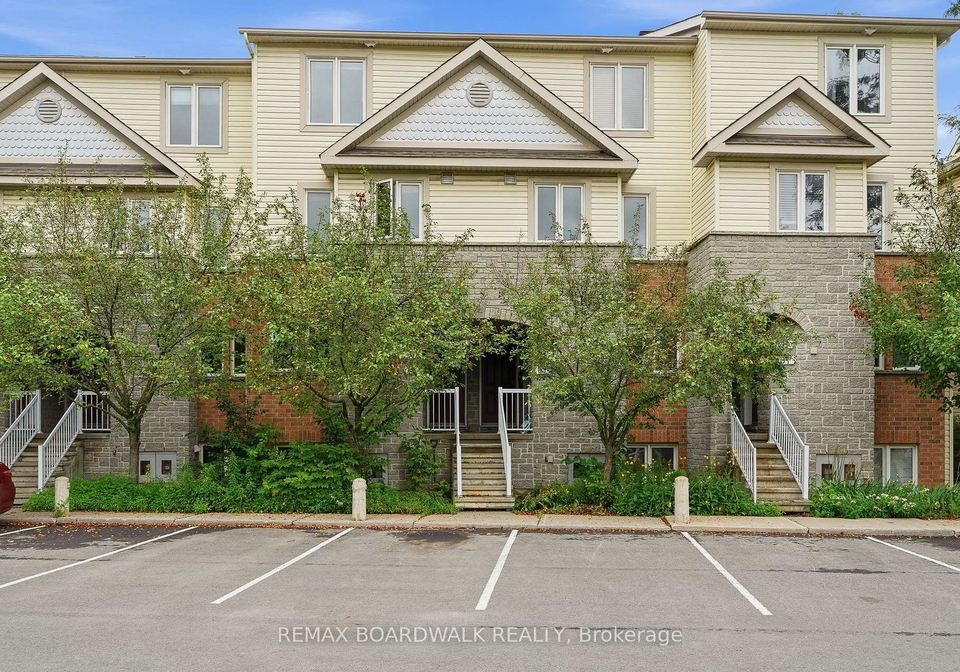 59-strathaven-private-ottawa-ontario-x13621244