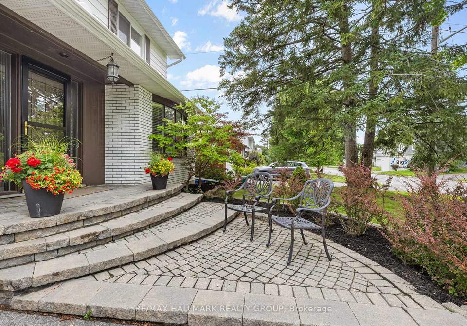 932-dresden-crescent-ottawa-ontario-x13621292