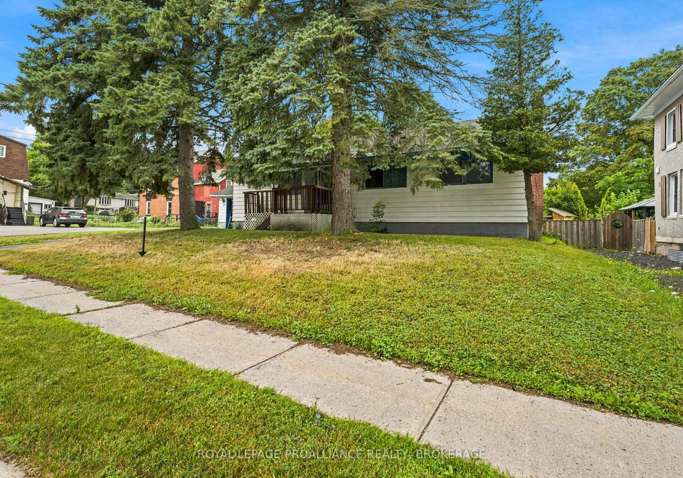 30-elm-street-gananoque-ontario-x13621546