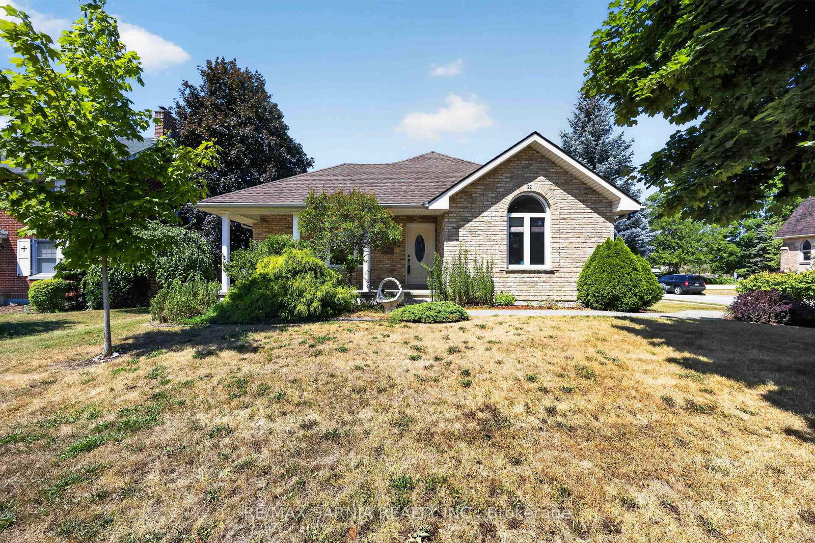 22-main-street-s-lambton-shores-ontario-x13621662