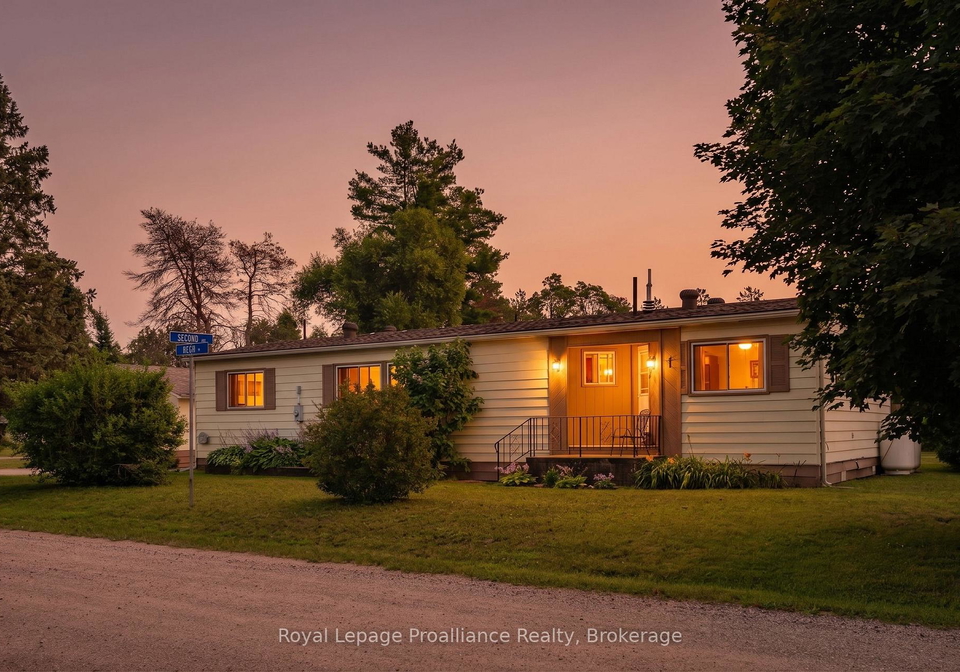 1064-eighth-lane-minden-hills-ontario-x13621774