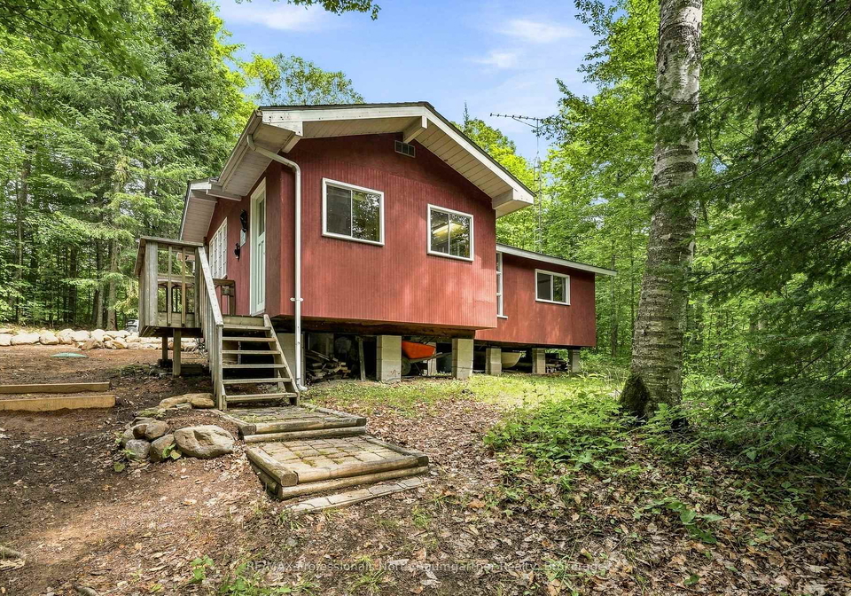 1075-nanook-lane-highlands-east-ontario-x13622254