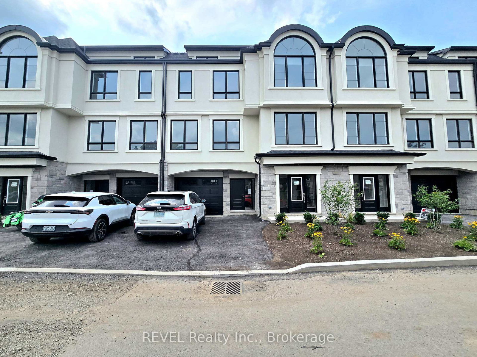 15-lake-street-grimsby-ontario-x13622334