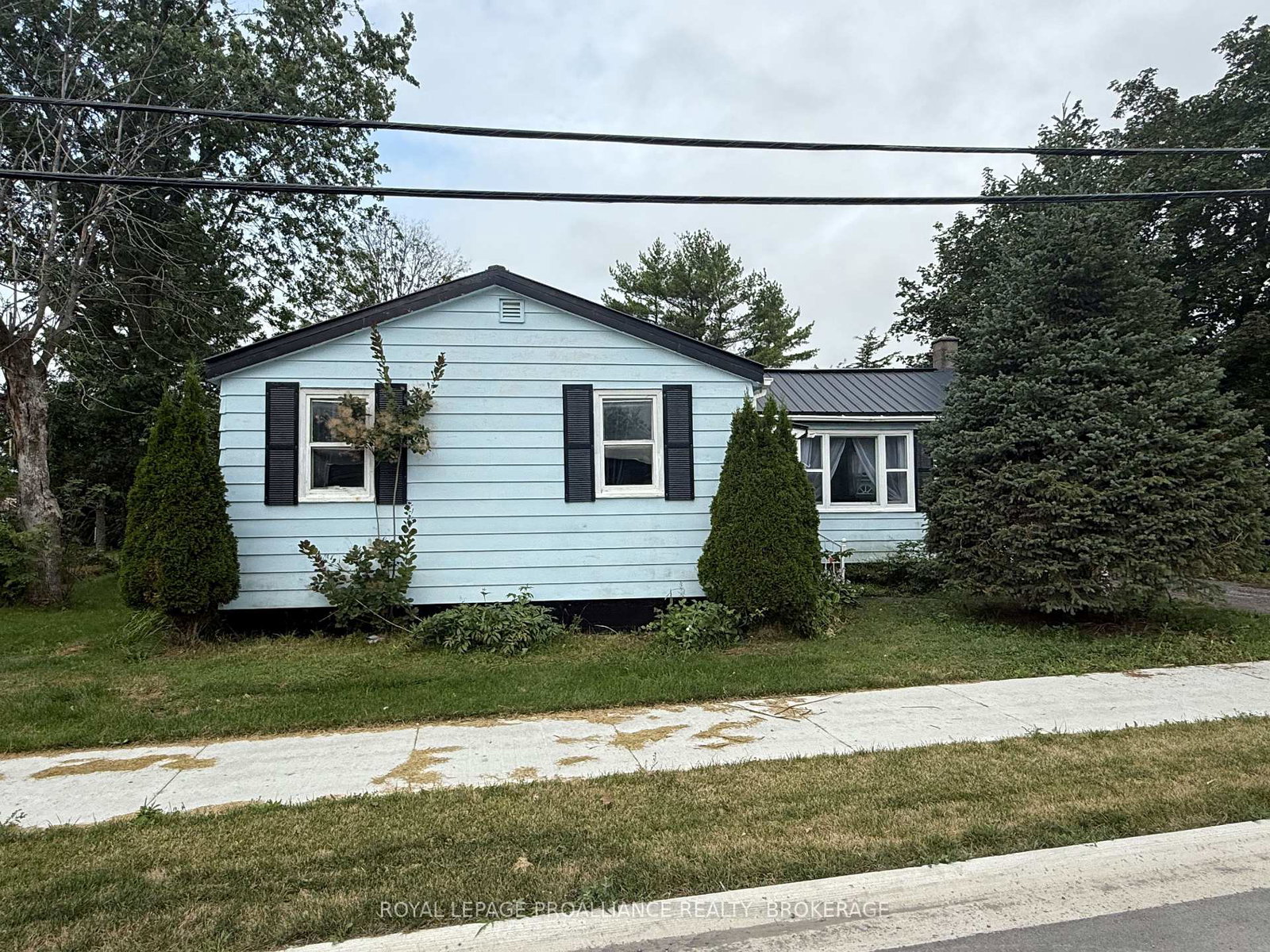 10-potter-drive-loyalist-ontario-x13622354