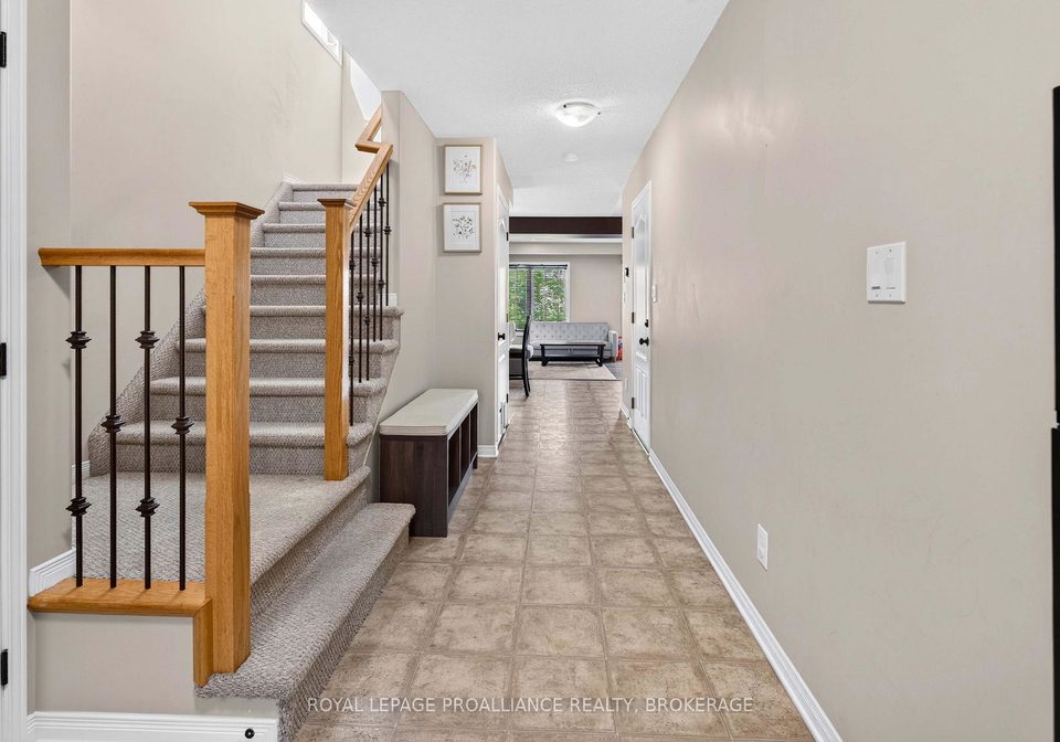 1571-crimson-crescent-kingston-ontario-x13622532