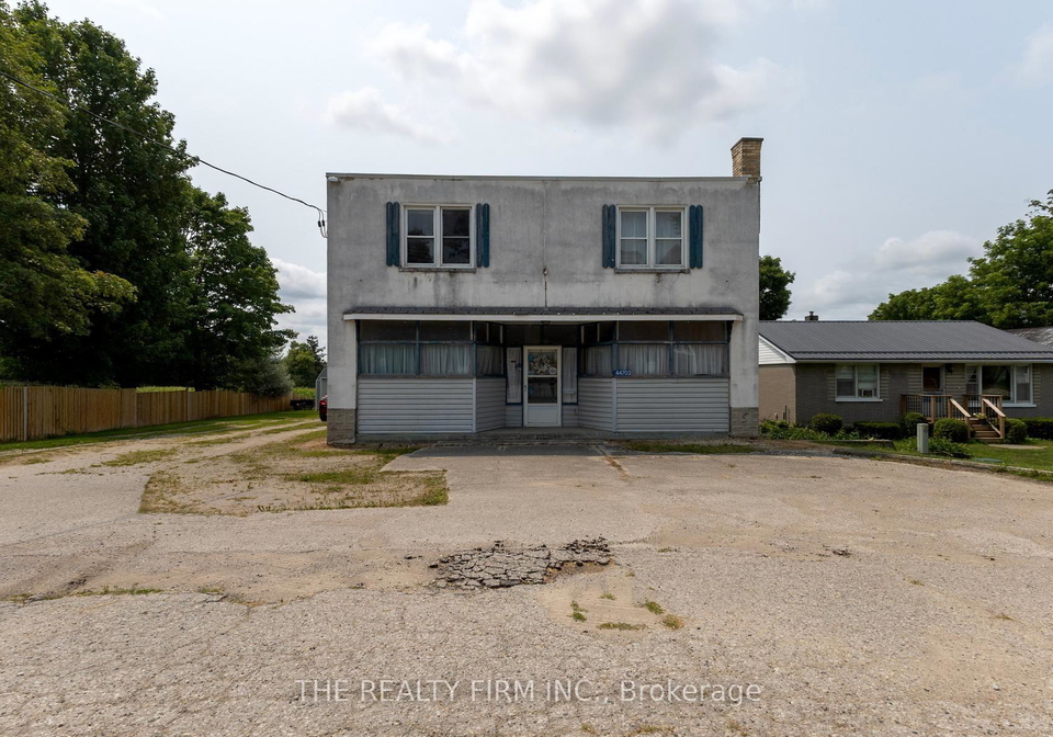44703-perth-line-huron-east-ontario-x13622774