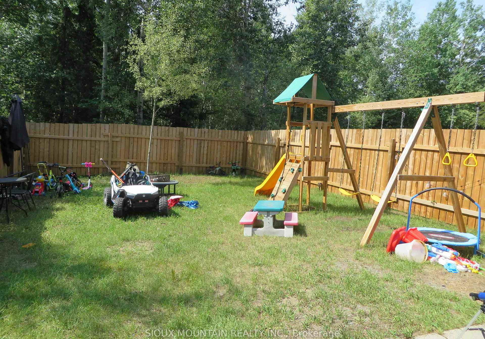 59-65-lakeview-crescent-pickle-lake-ontario-x13622804