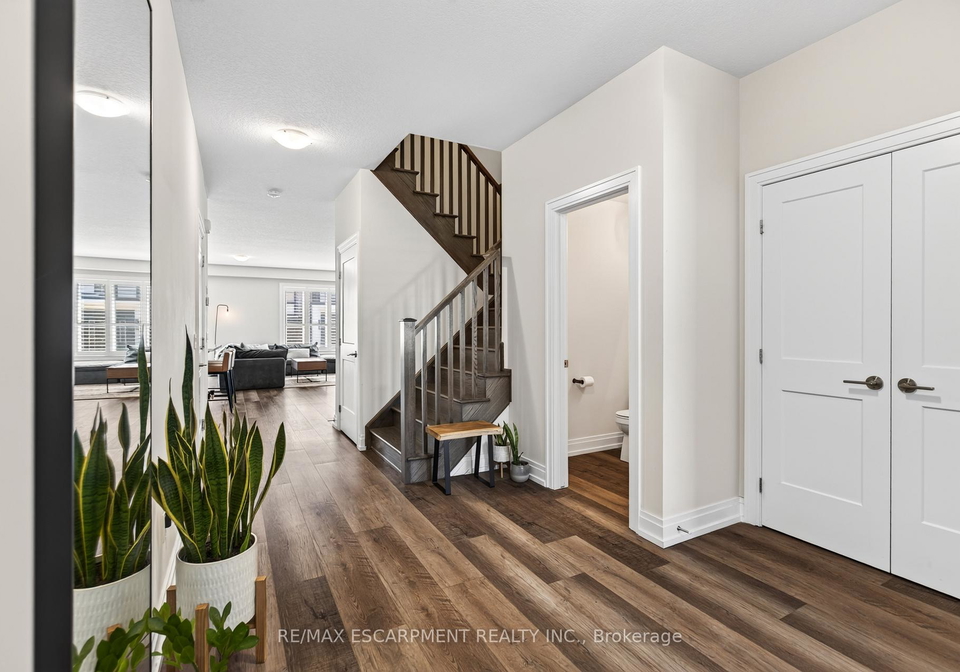 26-granite-ridge-trail-hamilton-ontario-x13622892