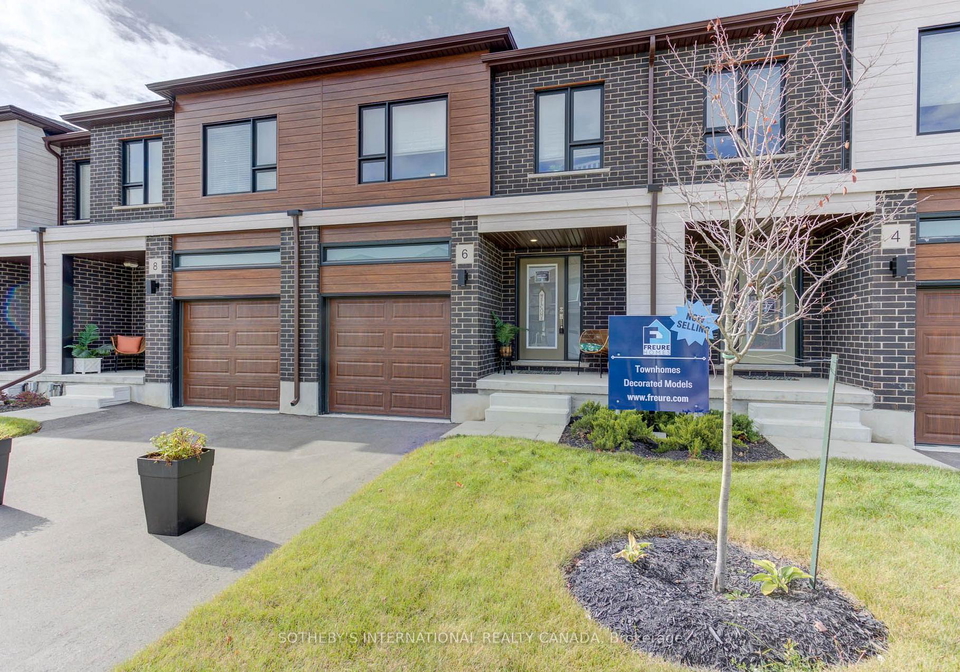 18-oak-forest-common-cambridge-ontario-x13623430