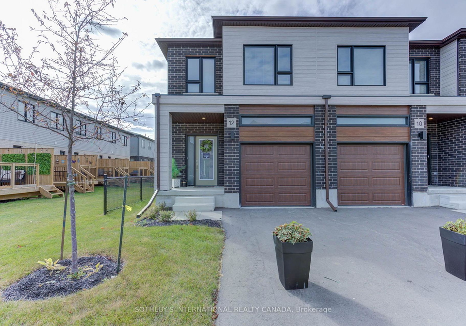 72-bur-oak-common-cambridge-ontario-x13623438
