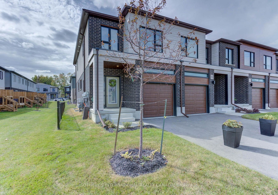72-bur-oak-common-cambridge-ontario-x13623438