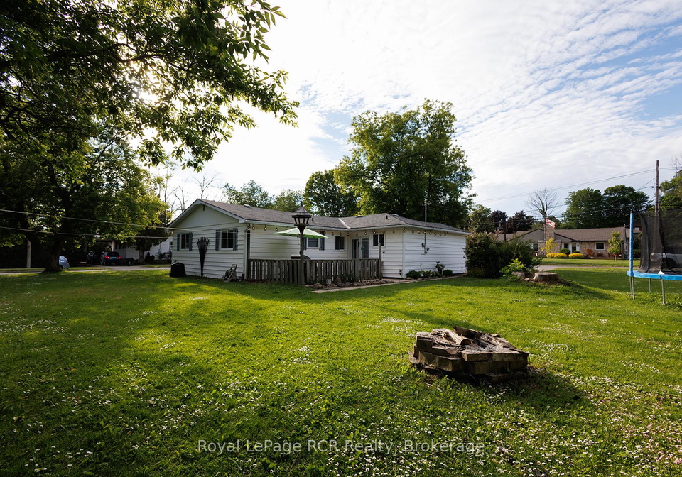 223-division-street-south-bruce-peninsula-ontario-x13623512