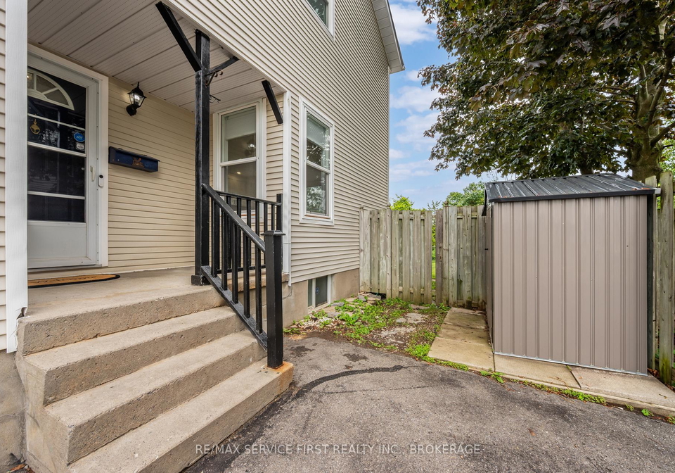 53-mckeown-crescent-loyalist-ontario-x13623958