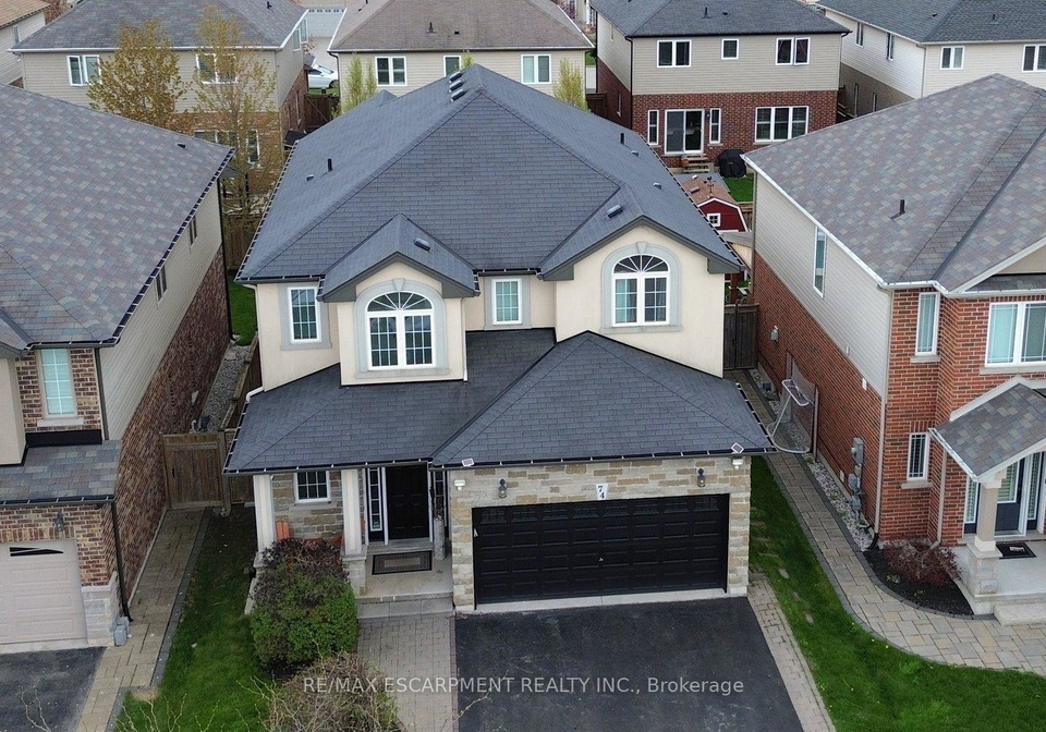 74-lampman-drive-grimsby-ontario-x13624006