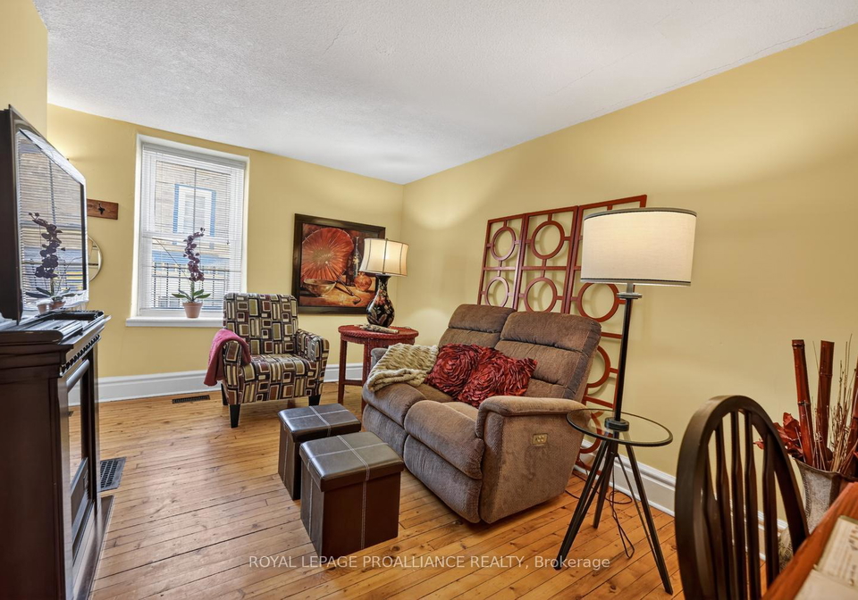 34-water-street-w-brockville-ontario-x13624380