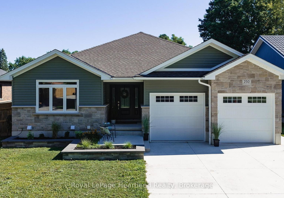 250-wellington-street-north-huron-ontario-x13624424