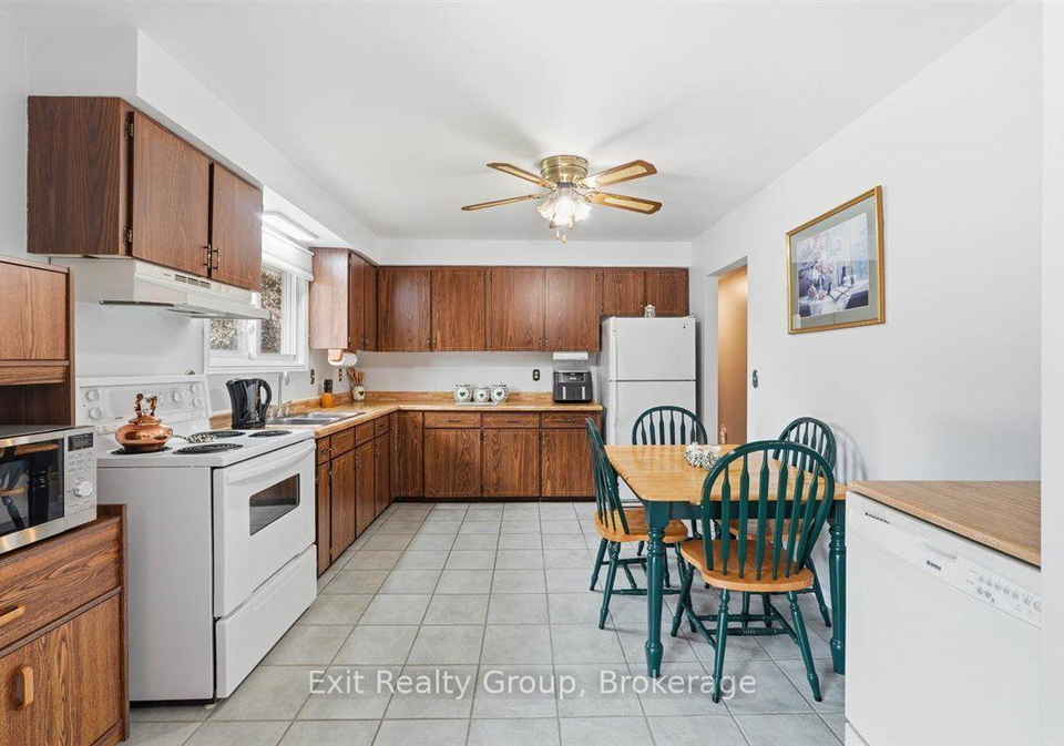 197-chatterton-valley-crescent-quinte-west-ontario-x13624984
