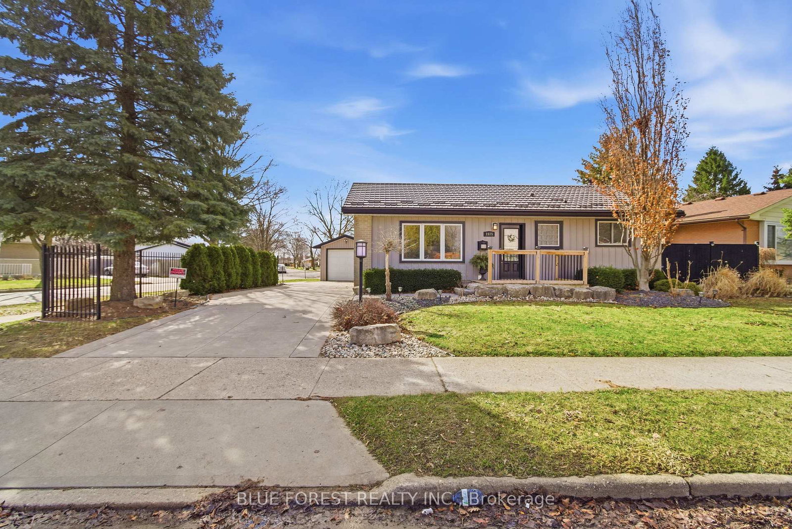 1975-royal-crescent-london-east-ontario-x13625428