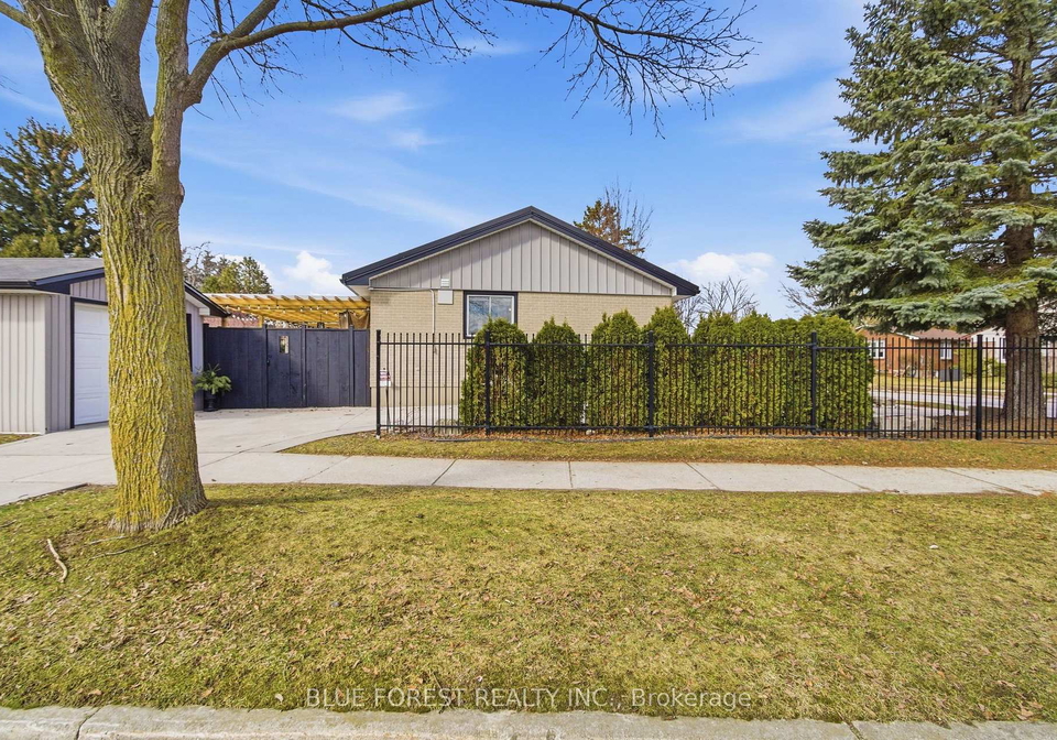 1975-royal-crescent-london-east-ontario-x13625428