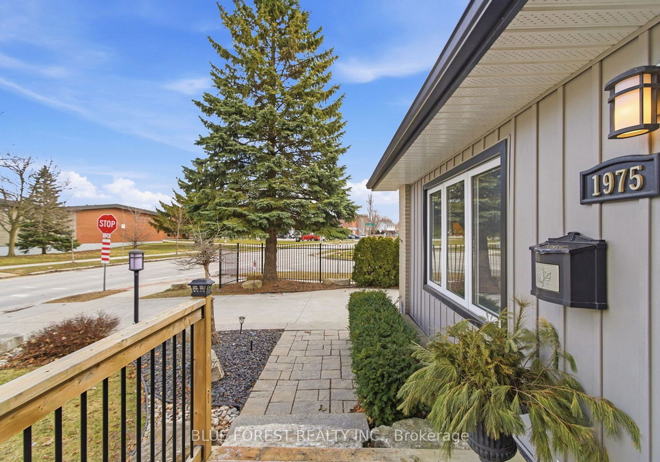 1975-royal-crescent-london-east-ontario-x13625428