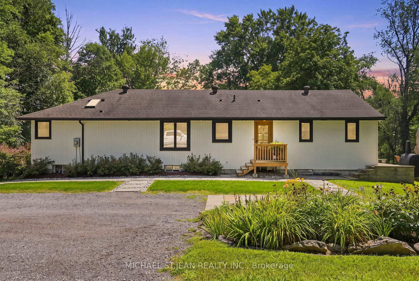 1095-governors-road-hamilton-ontario-x13625538