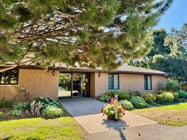 685-whitaker-street-peterborough-ontario-x13625616