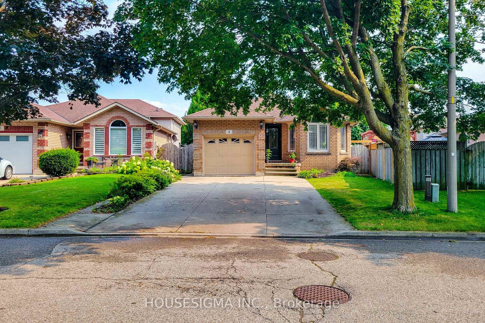 4-treeview-court-hamilton-ontario-x13625844