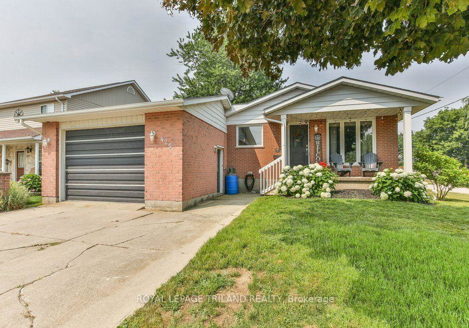425-queen-street-lucan-biddulph-ontario-x13625848