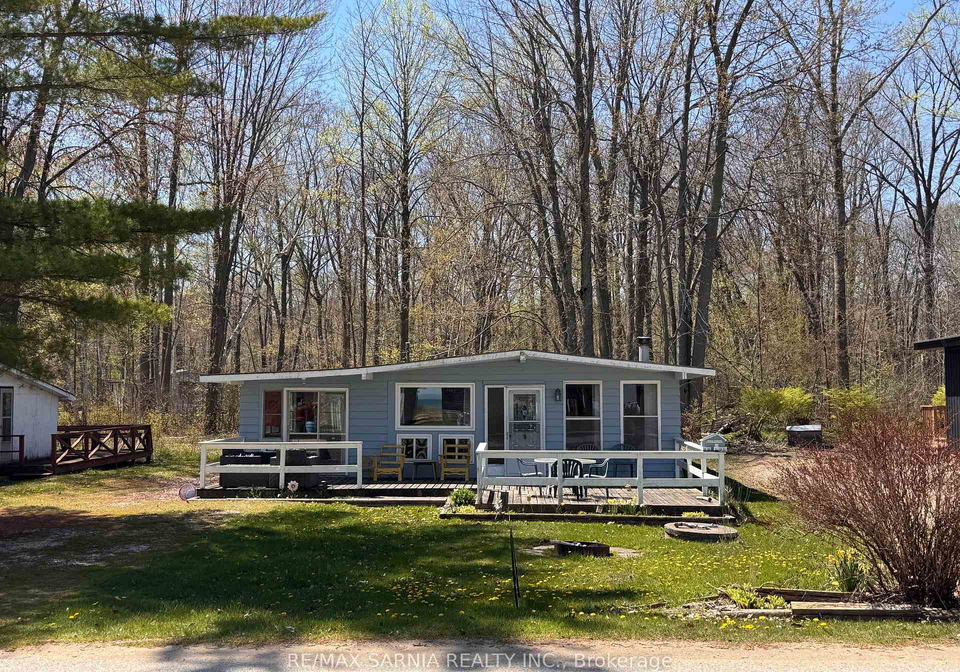 9924-lake-road-lambton-shores-ontario-x13626286