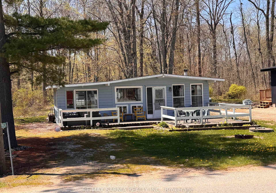 9924-lake-road-lambton-shores-ontario-x13626286