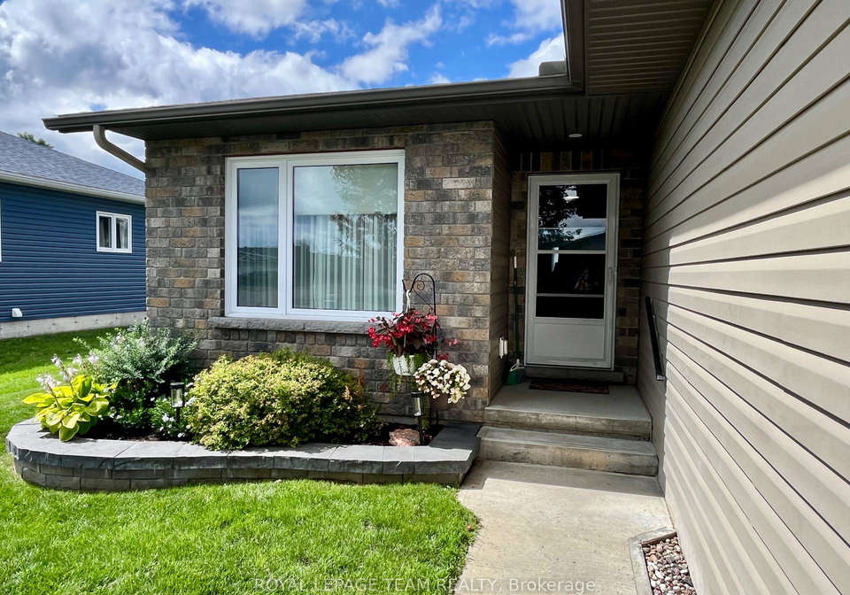 14-otteridge-avenue-renfrew-ontario-x13626392