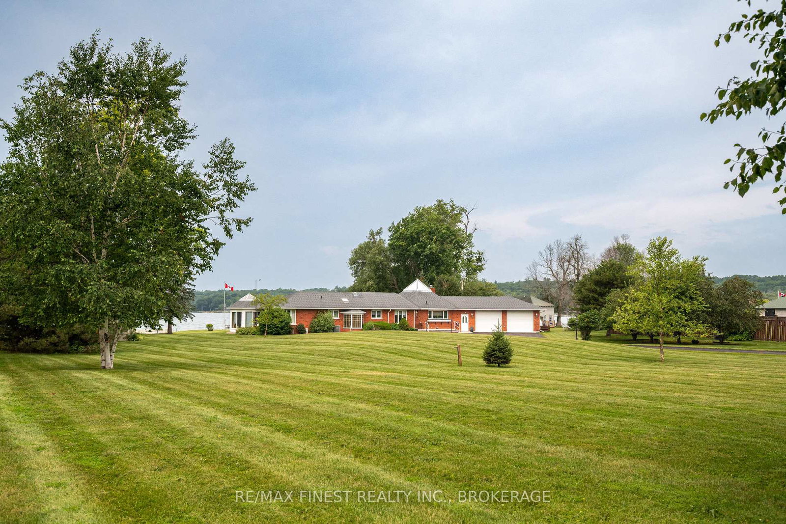 32-howe-island-drive-frontenac-islands-ontario-x13626620